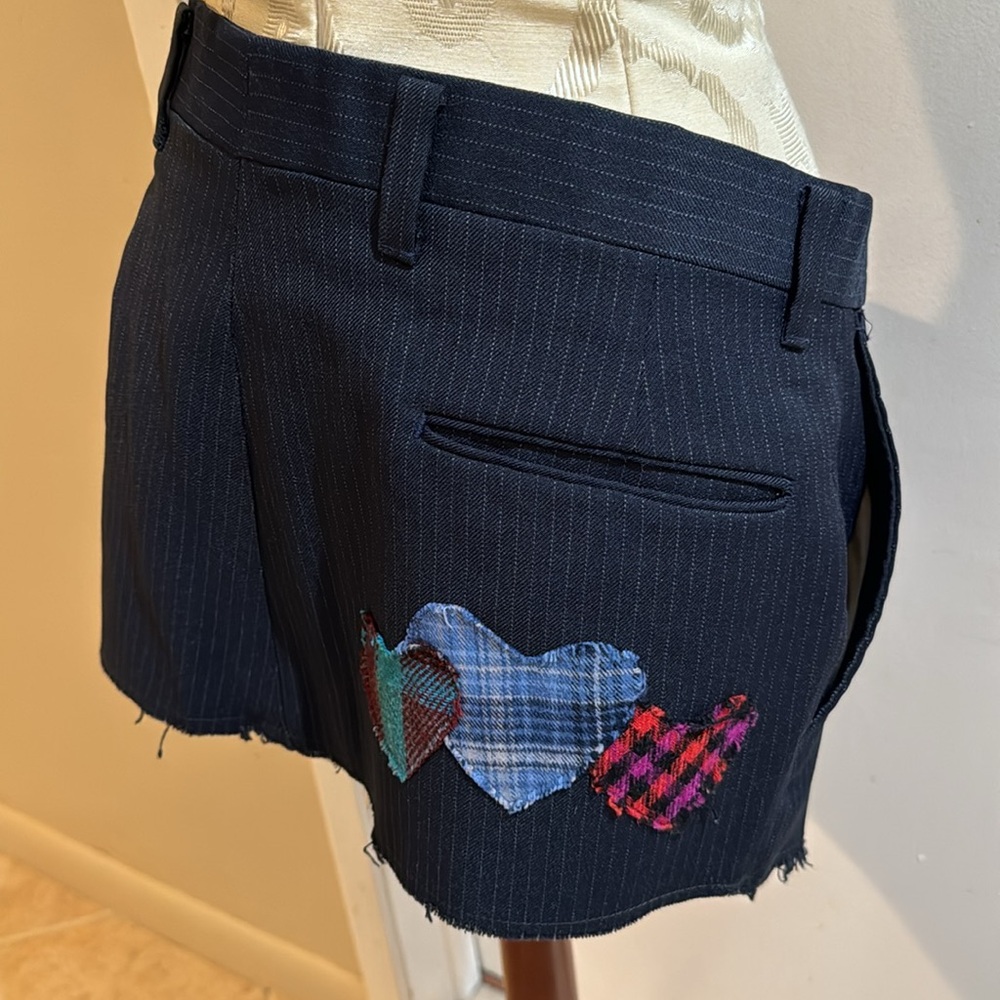Urban Renewal Mini Pinstripe Navy Heart Patches Pockets Upcycled Zip Up Skirt L - Picture 2 of 13